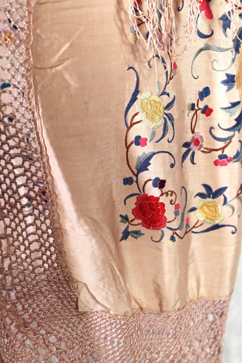 Embroidered Silk Manila Shawl, Circa 1920-photo-6