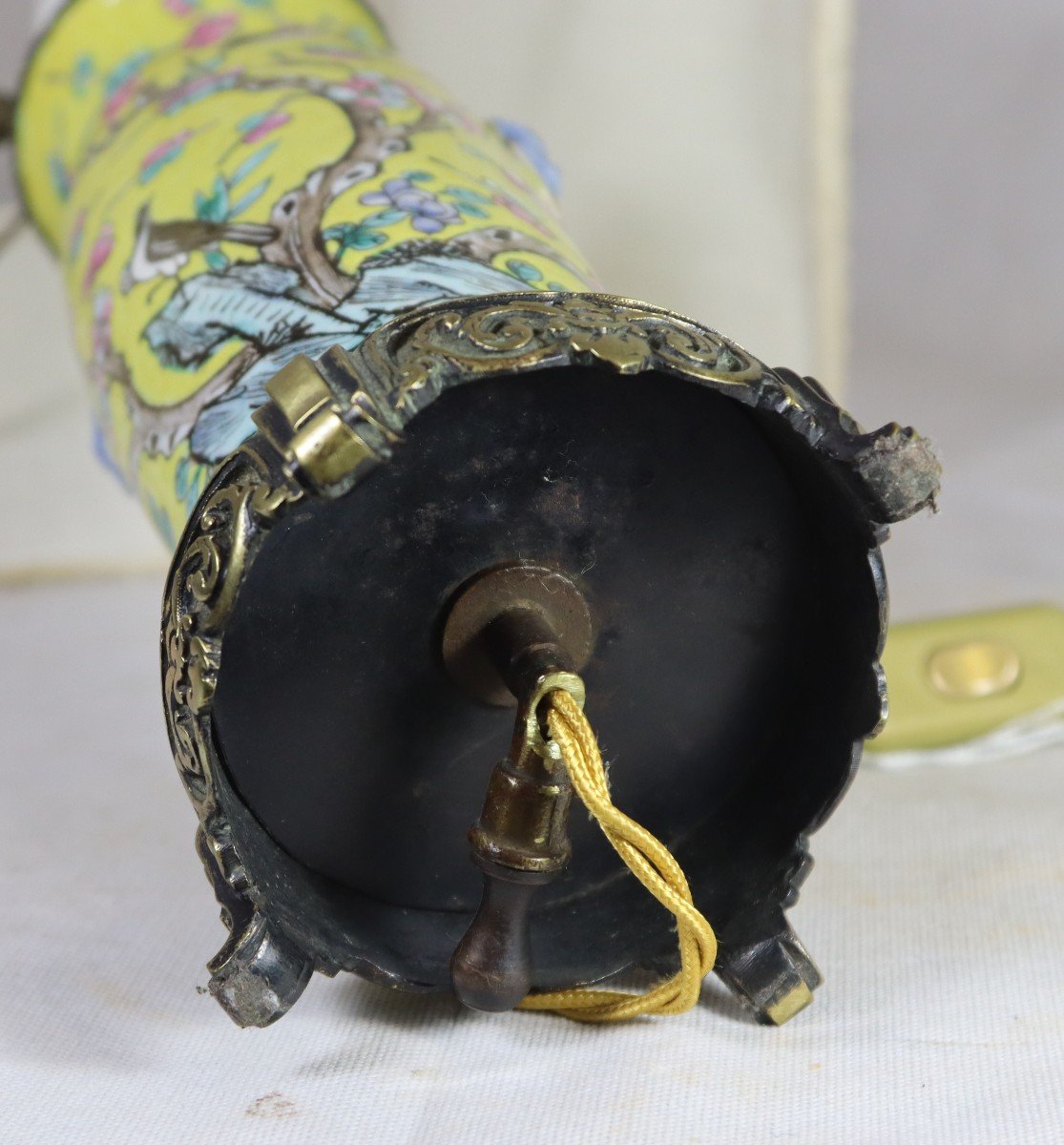 Chine XXe, Lampe En Porcelaine Et  Bronze.-photo-2