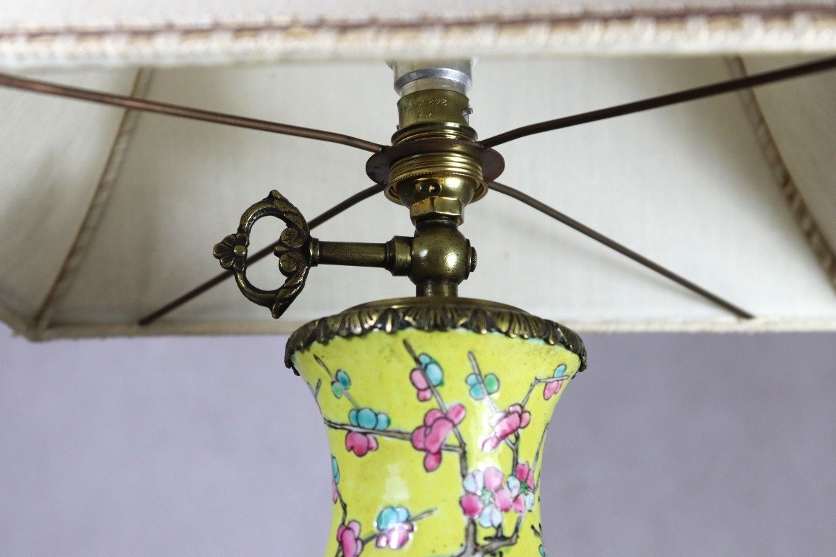 Chine XXe, Lampe En Porcelaine Et  Bronze.-photo-5