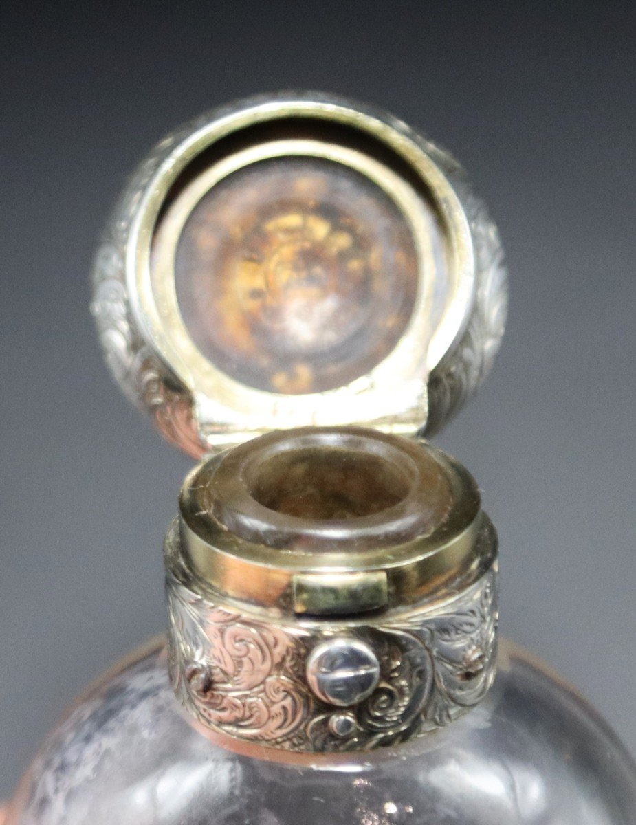 Salt Bottle, Silver Mount, English 19th Century-photo-1