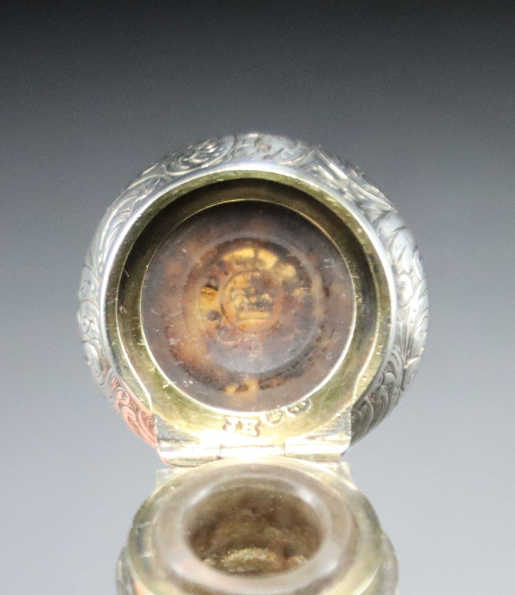 Salt Bottle, Silver Mount, English 19th Century-photo-2
