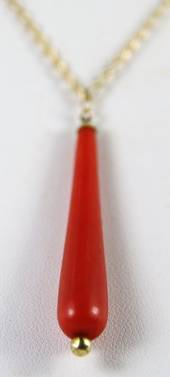 18k Gold Chain (weight 2.73 G) And Pendant Decorated With A Drop-shaped Coral, 20th Century-photo-2