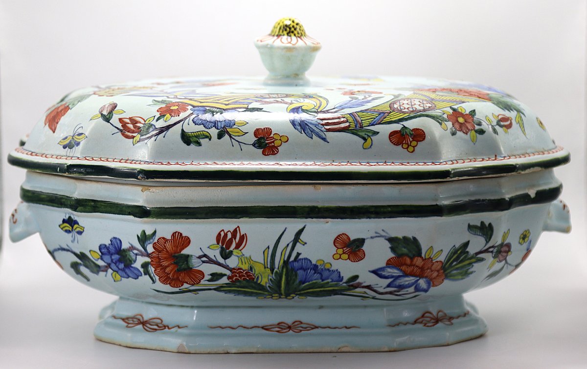Rouen 18th Century, Cornucopia Glazed Earthenware Soup Tureen. Signed.-photo-2