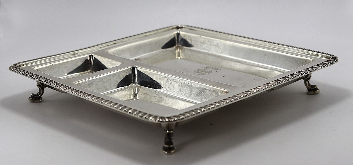 Howard & Co, New York, Plat à Apéritif En Argent, XXe