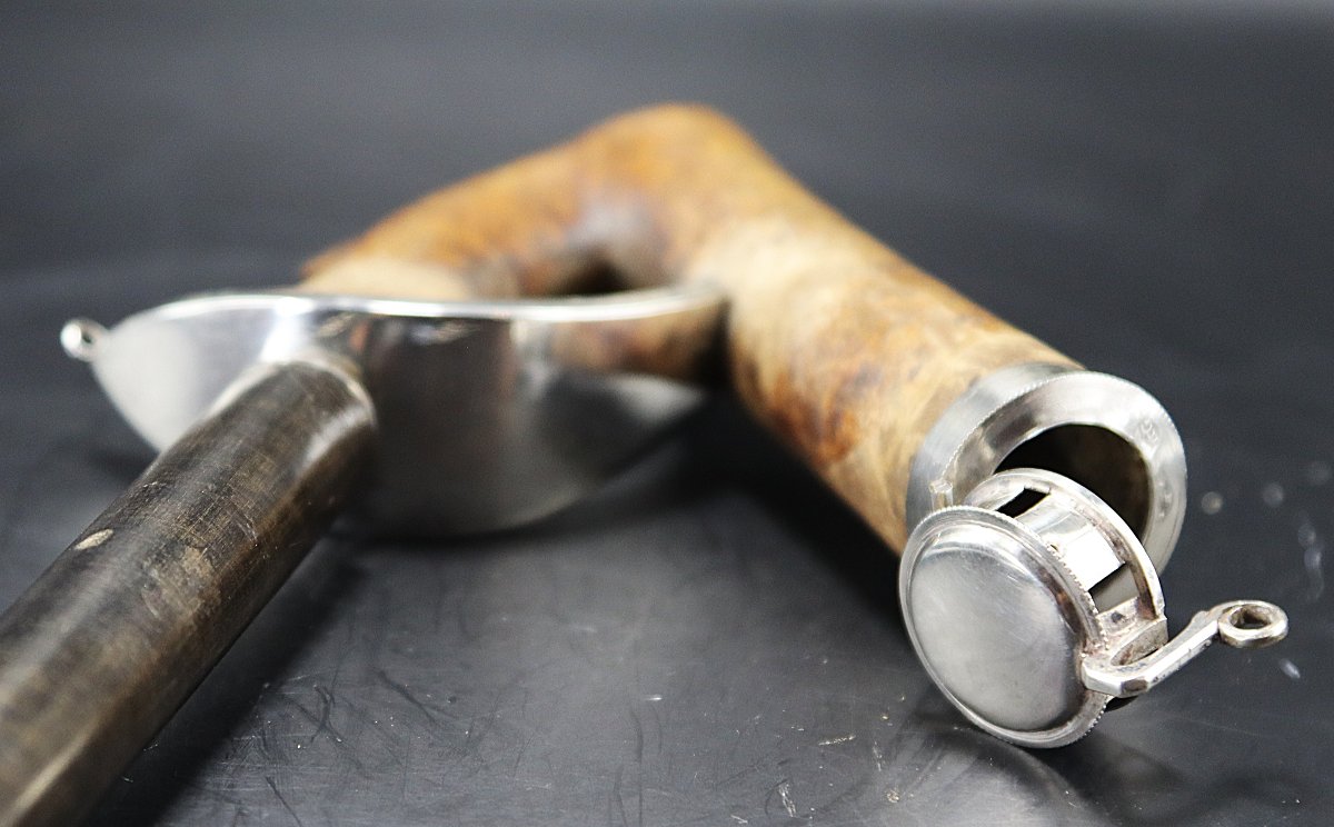 Autriche XIXe, Pipe en loupe et argent.-photo-3