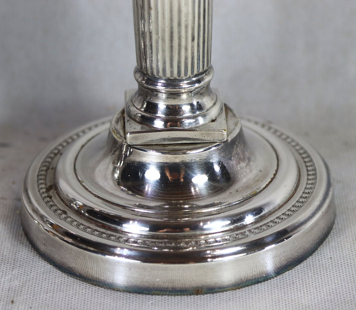 Paire de bougeoirs en métal Argenté, style Empire, XXe-photo-2