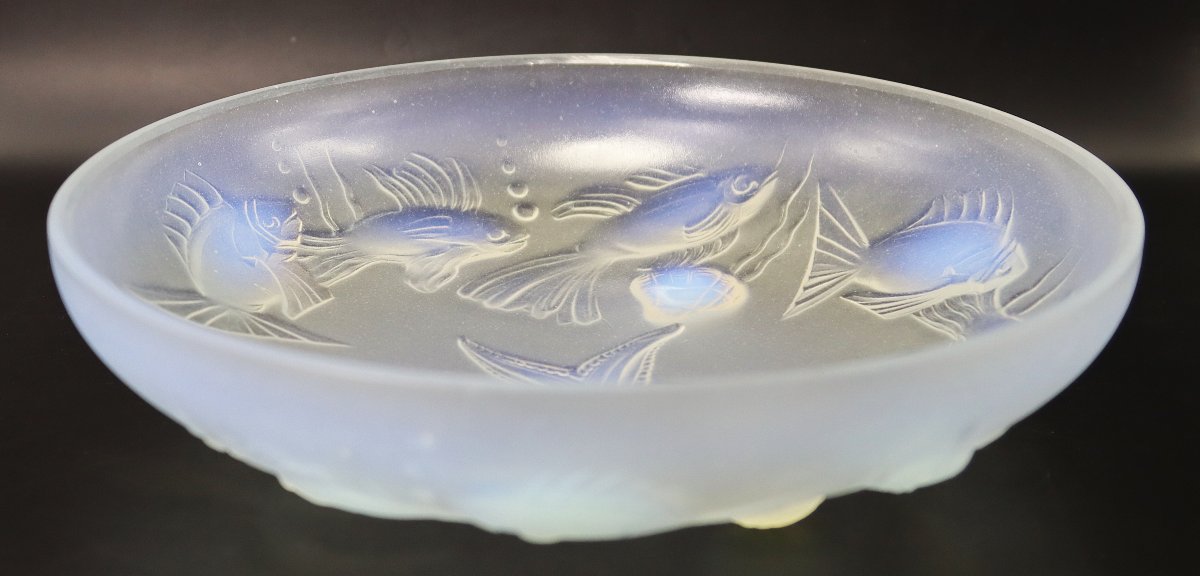 Opalescent Iridescent Pressed Glass Bowl "with Fish", Signed, 20th Century-photo-1