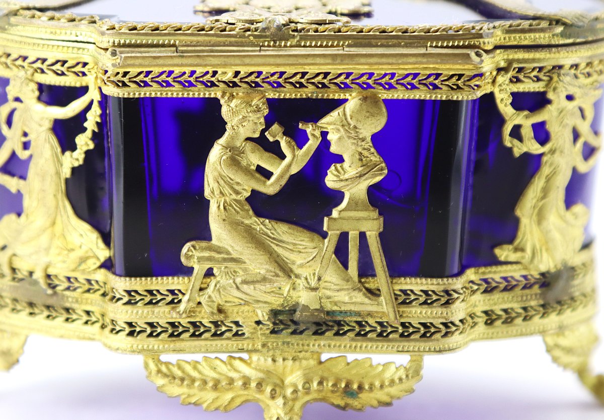 Boîte en cristal bleu Baccarat et bronze doré décor Empire , Fin XIXe-photo-4