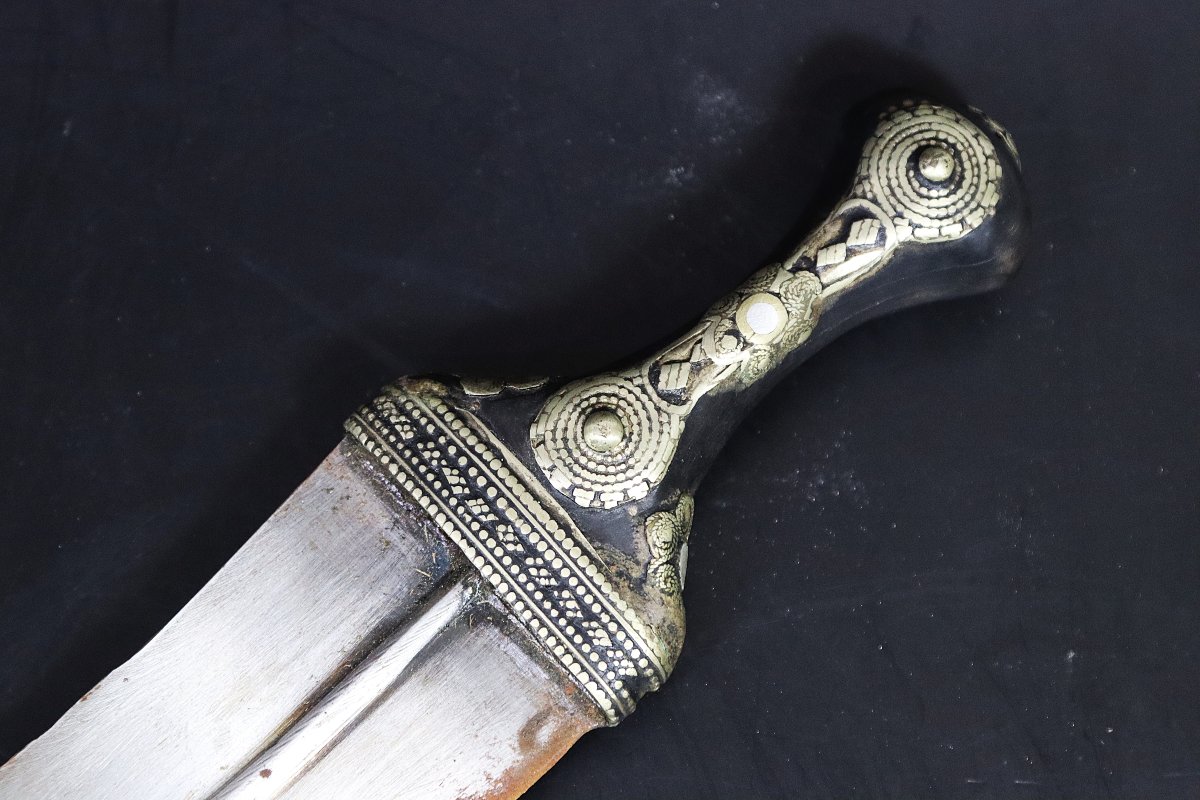 Poignard arabe Khanjar ou Jambiya avec sa ceinture richement ornementé, début XXe-photo-6
