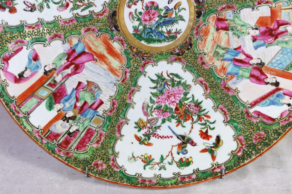 China 19th Century, Large Canton Porcelain Dish.-photo-2