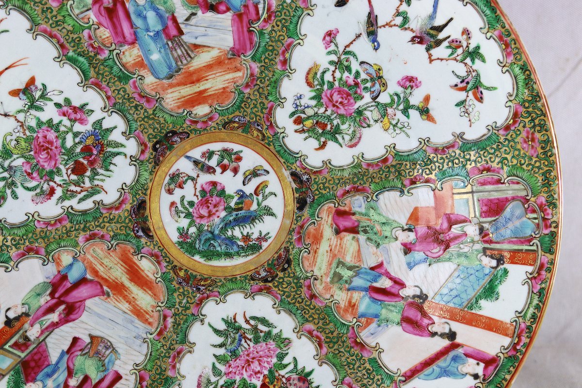 China 19th Century, Large Canton Porcelain Dish.-photo-3