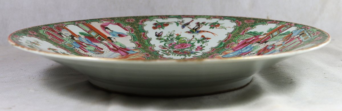 China 19th Century, Large Canton Porcelain Dish.-photo-3
