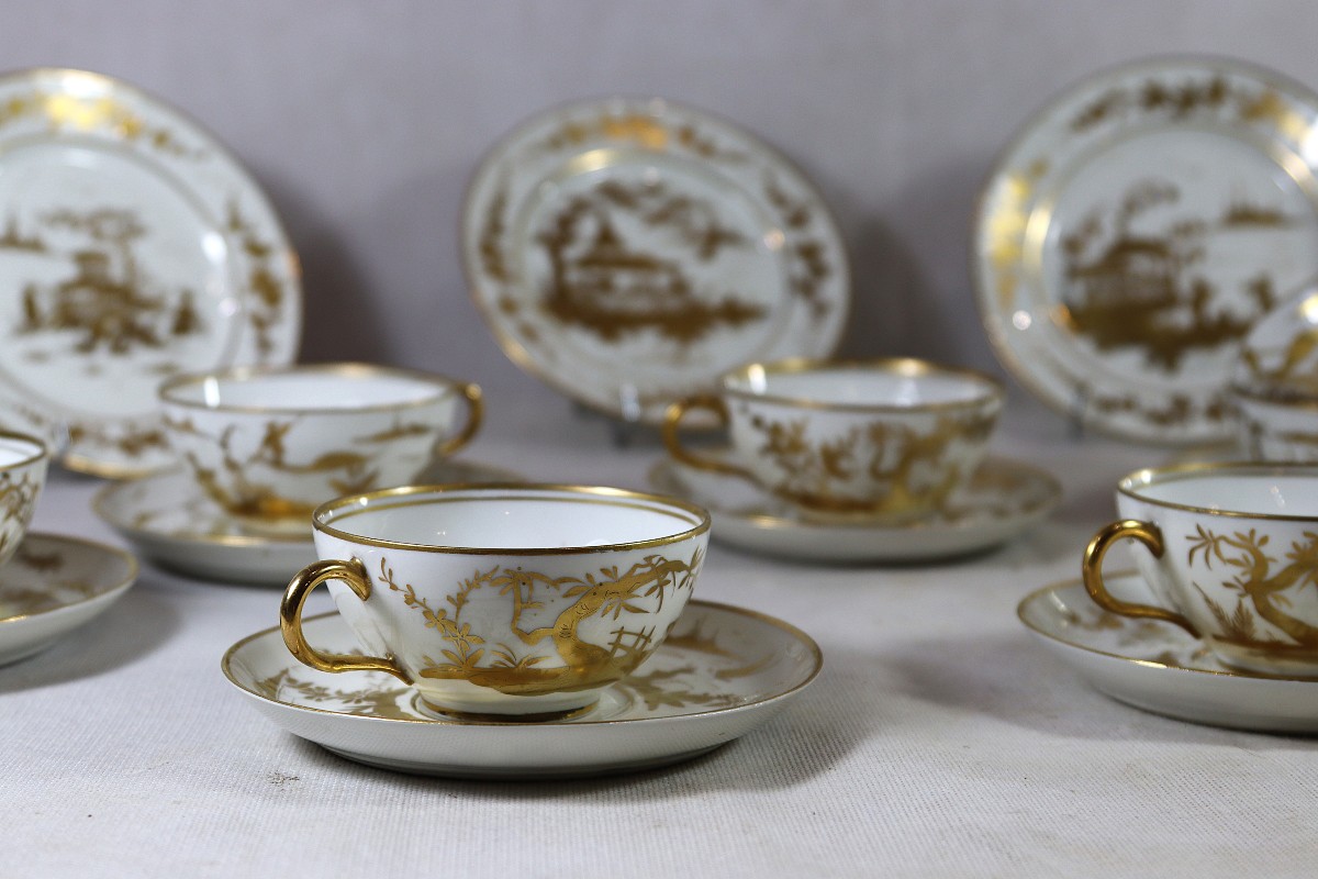 Meissen XXe, Partie de service en porcelaine " décors aux chinois ".