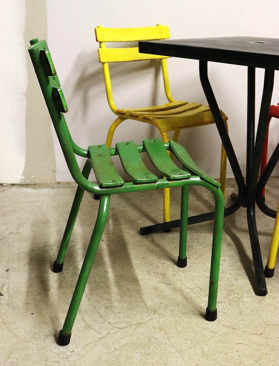 Tolix, Ensemble table de bistrot et 4 chaises,  époque XXe, vers 1950-photo-1