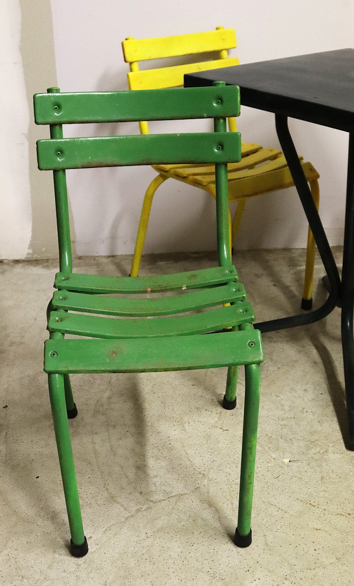 Tolix, Ensemble table de bistrot et 4 chaises,  époque XXe, vers 1950-photo-2
