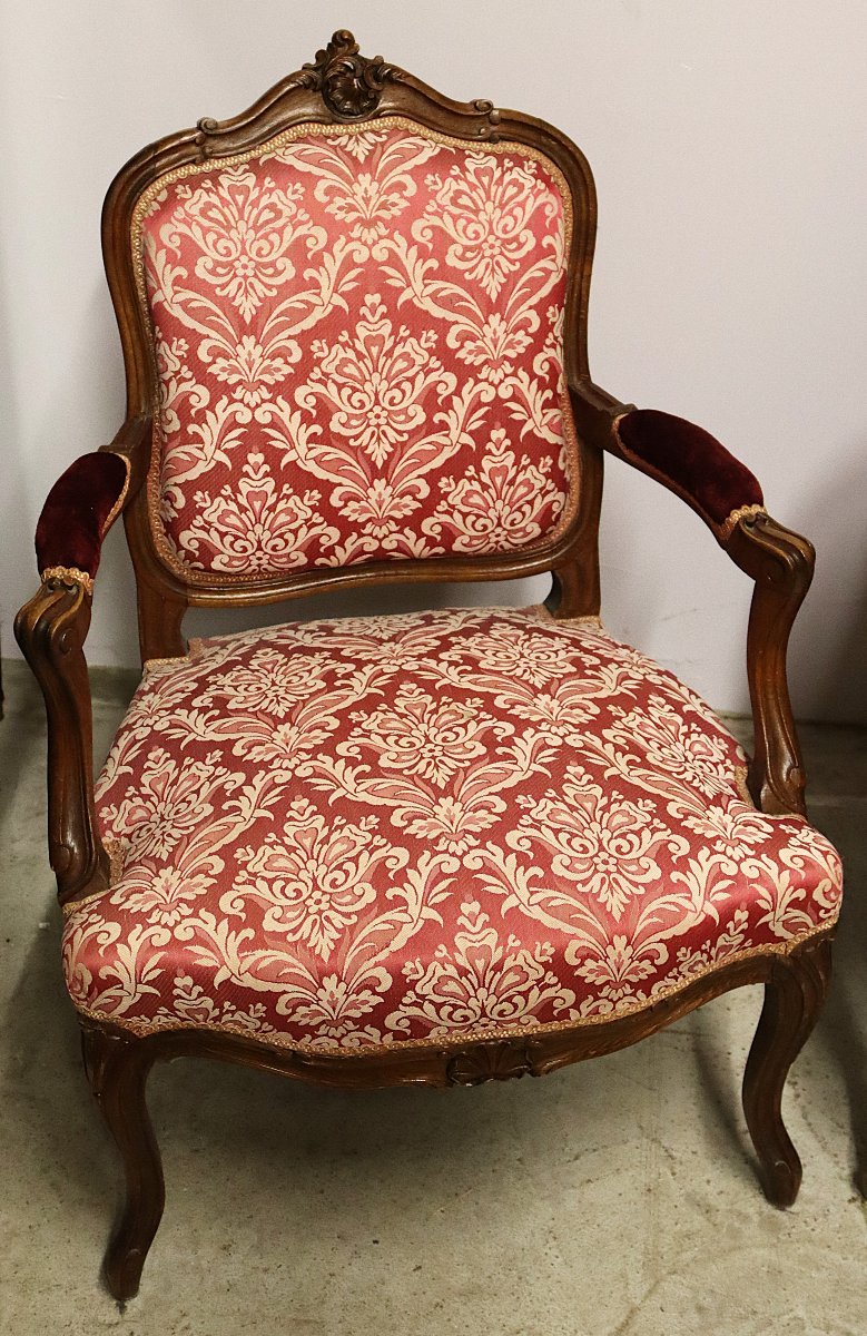 Ensemble de deux fauteuils et une bergère de style Louis XV, XXe-photo-3