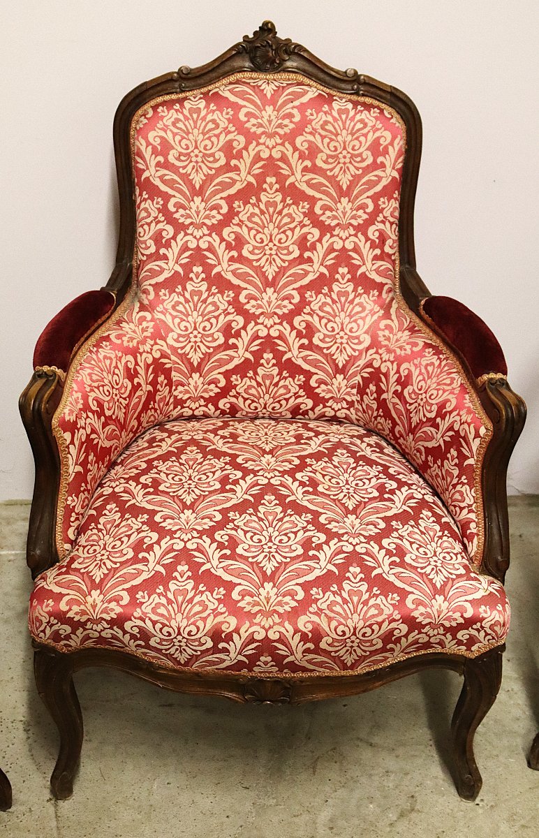 Ensemble de deux fauteuils et une bergère de style Louis XV, XXe-photo-4