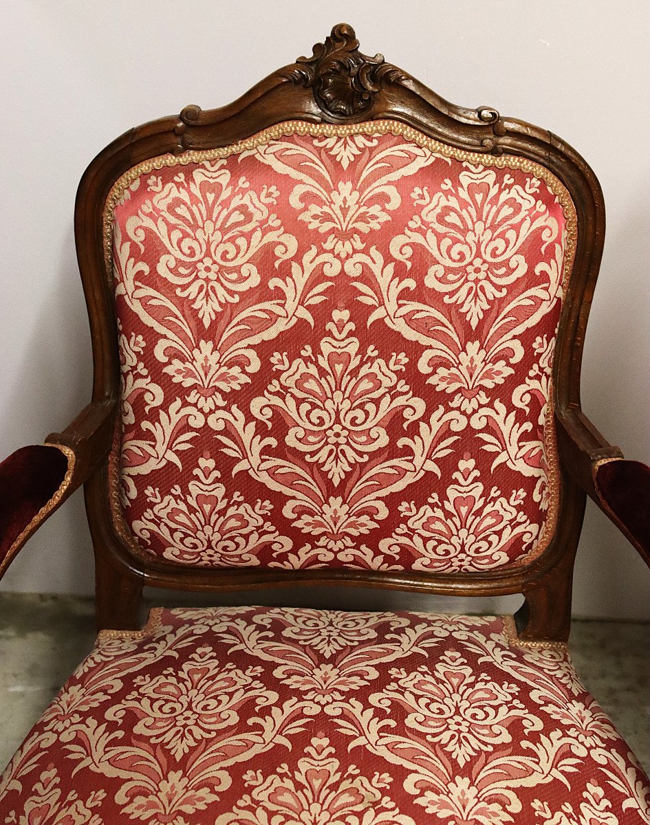 Ensemble de deux fauteuils et une bergère de style Louis XV, XXe-photo-3