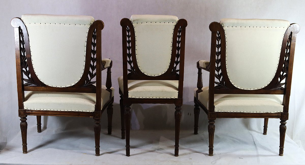 Ensemble de deux fauteuils et une chaises de style Louis XVI, XIXe-photo-4