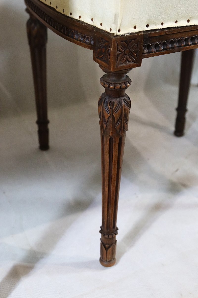 Ensemble de deux fauteuils et une chaises de style Louis XVI, XIXe-photo-5