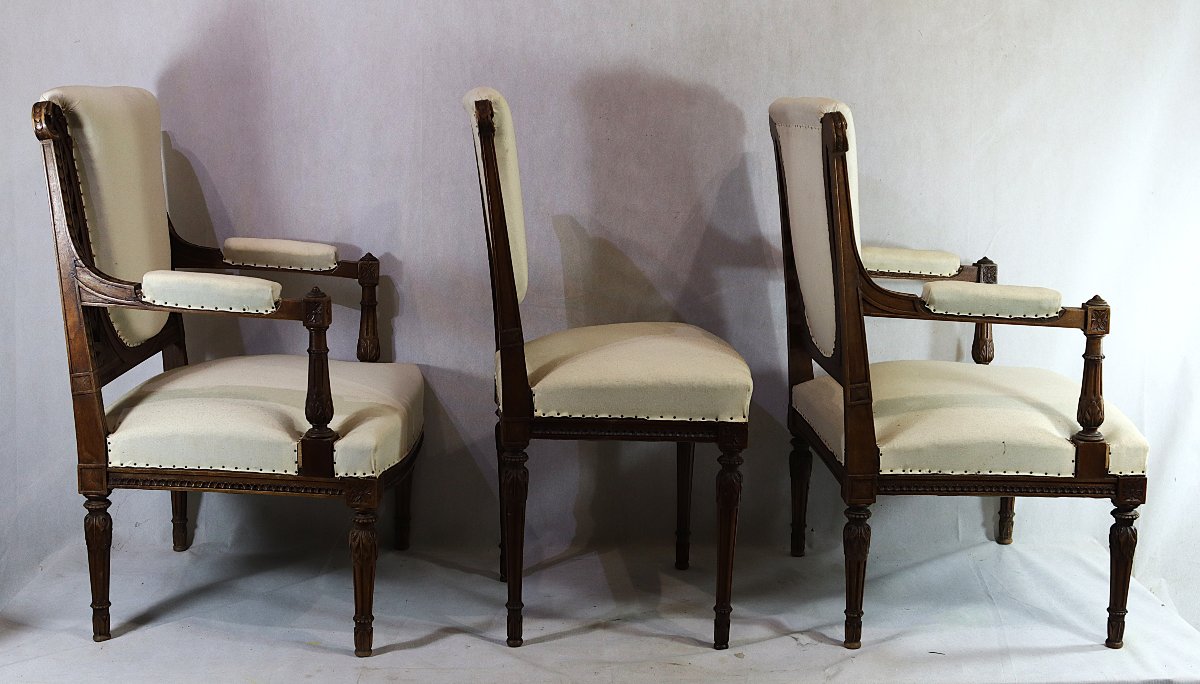 Ensemble de deux fauteuils et une chaises de style Louis XVI, XIXe-photo-6