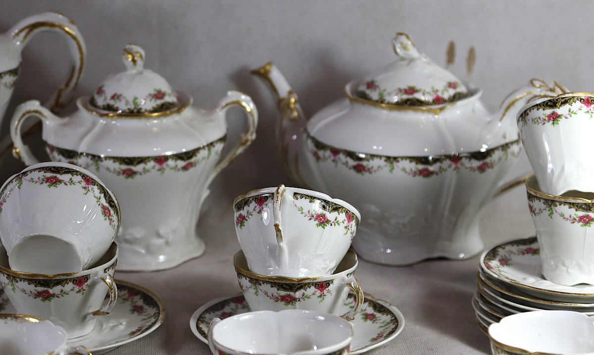 Limoges, Service en porcelaine café et thé, 44 pièces. XXe-photo-6