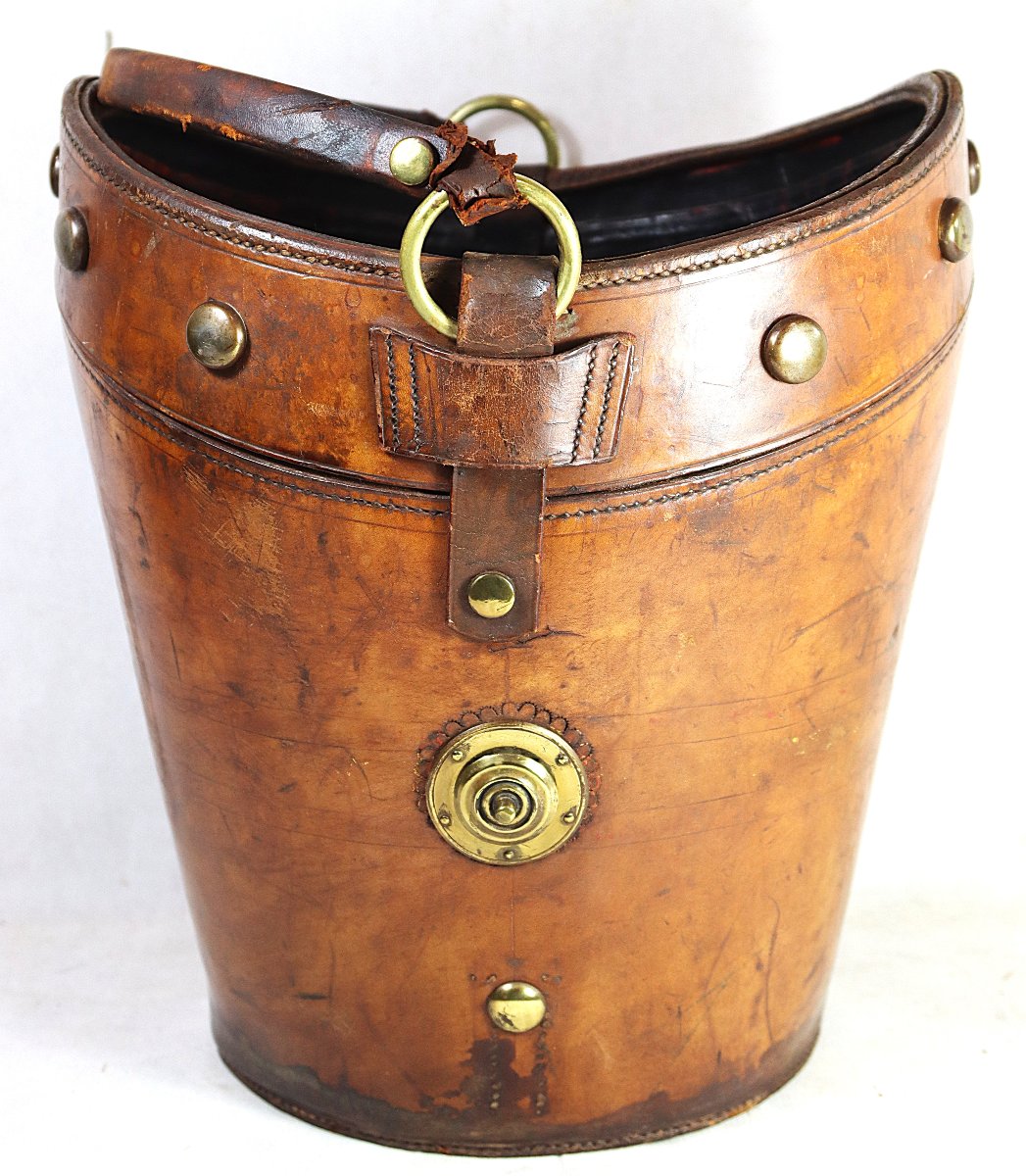 seau à feu en cuir "blason de la monarchie britannique ", début XXe-photo-3