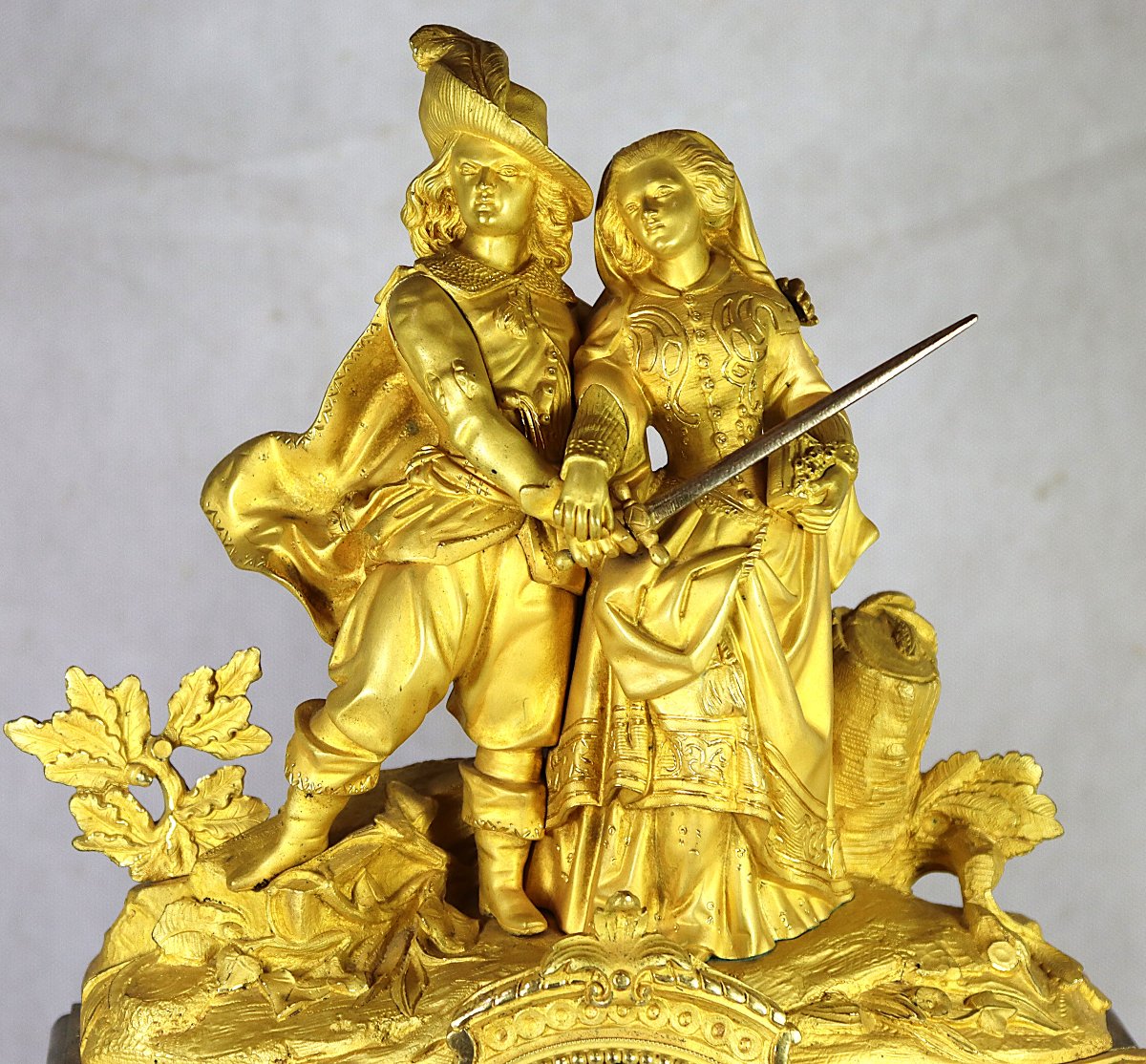 Pendule en bronze doré " d'Artagnan et Madame d'Artagnan ", XIXe-photo-4