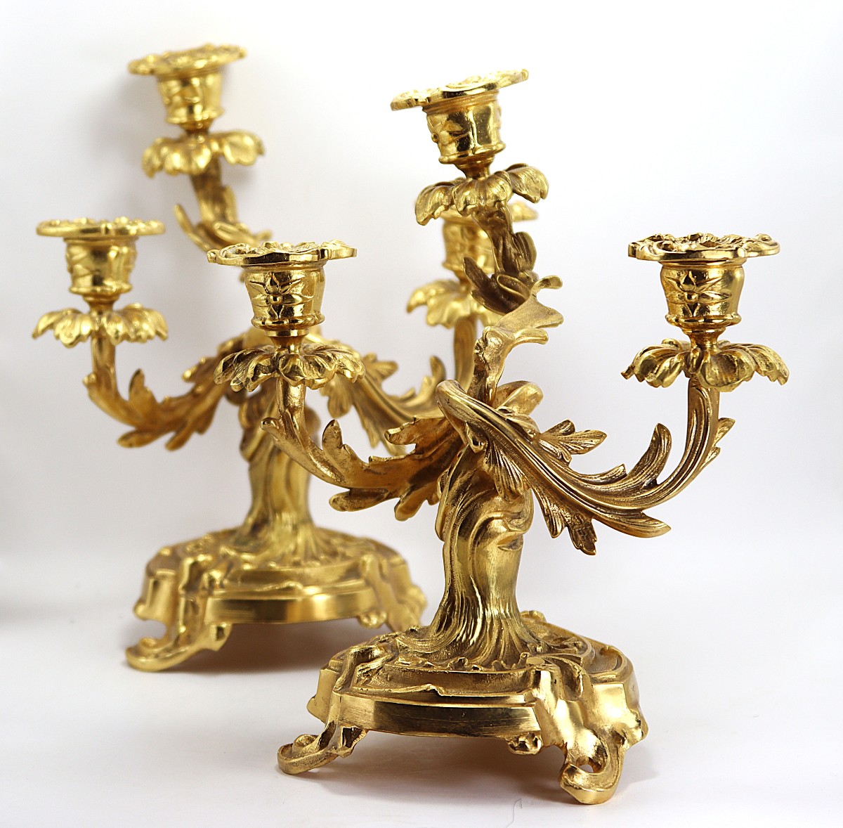 Paire de candélabres de style Louis XV en bronze doré, fin XIXe