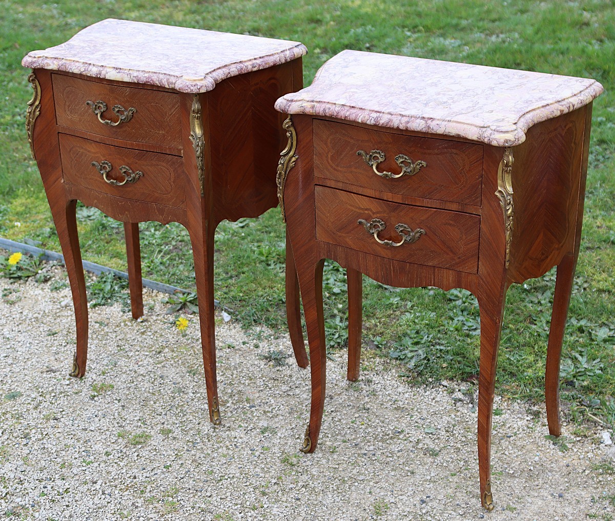 Paire de chevets de style Louis XV, XXe