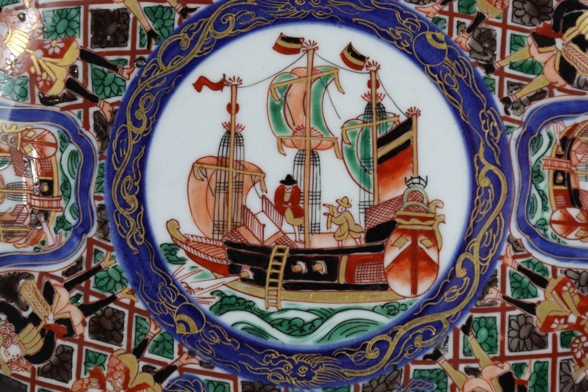 Japan, Imari - Pair Of Plates, Known As "black Ship" Meiji Period (1868 - 1912)-photo-1