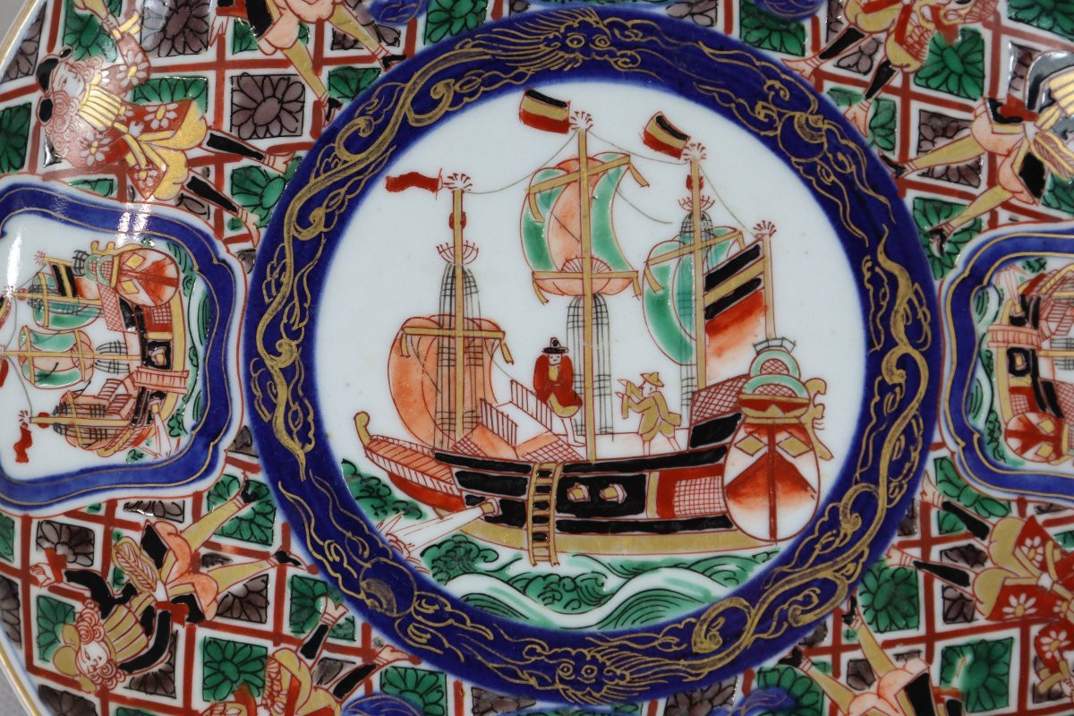 Japan, Imari - Pair Of Plates, Known As "black Ship" Meiji Period (1868 - 1912)-photo-2