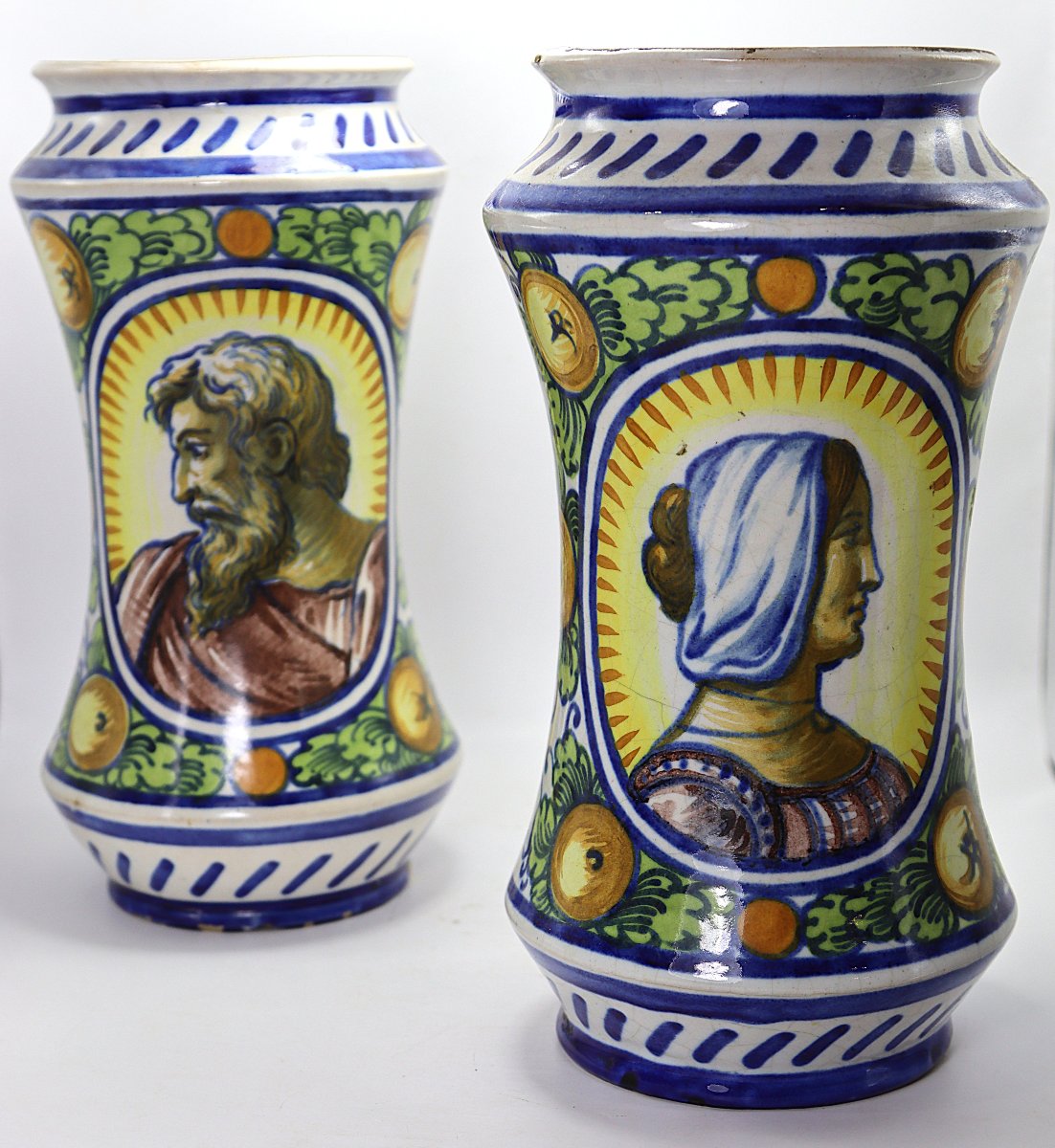 Italie XIXe, Paire d'Albarello en majolique.-photo-2