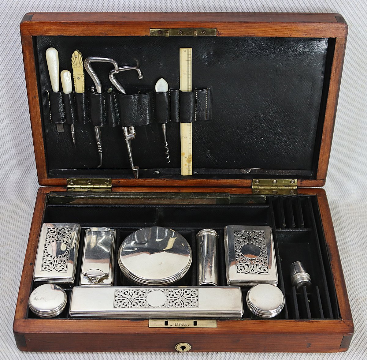 THOMAS DICKS LONDRES, Nécessaire de voyage en argent, Epoque Victorienne XIXe-photo-2