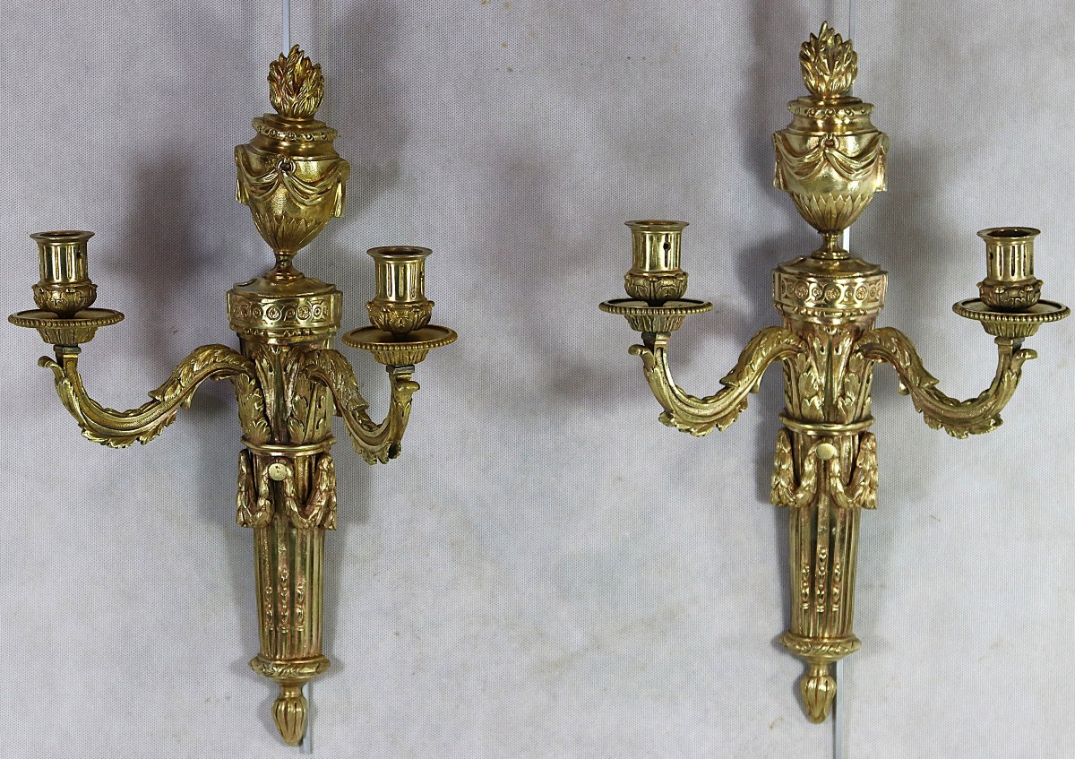 Paire d'applique en bronze doré de style L XVI, XIXe