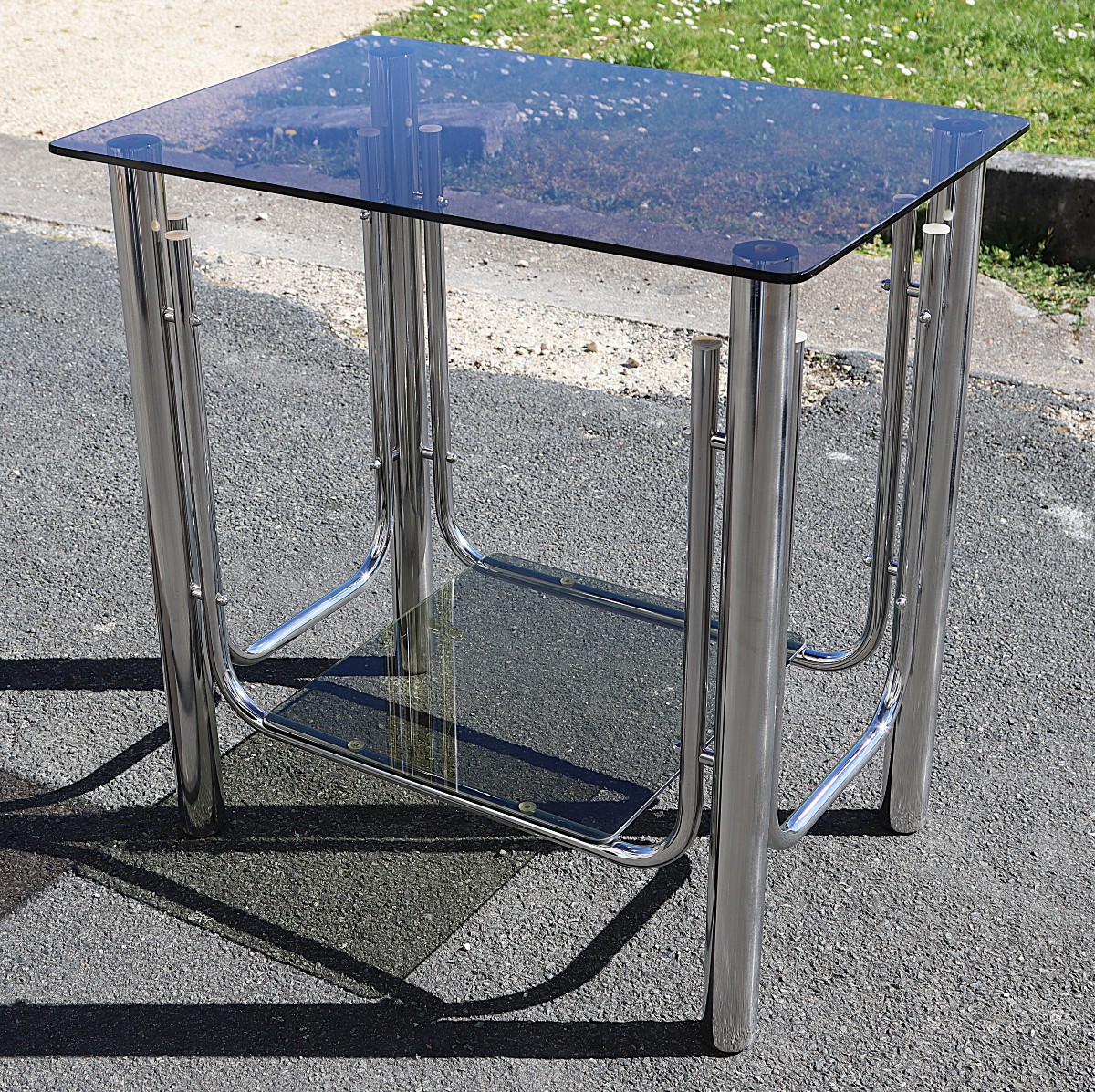 Italie 1970, Table SPACE AGE chrome et verre fumé.