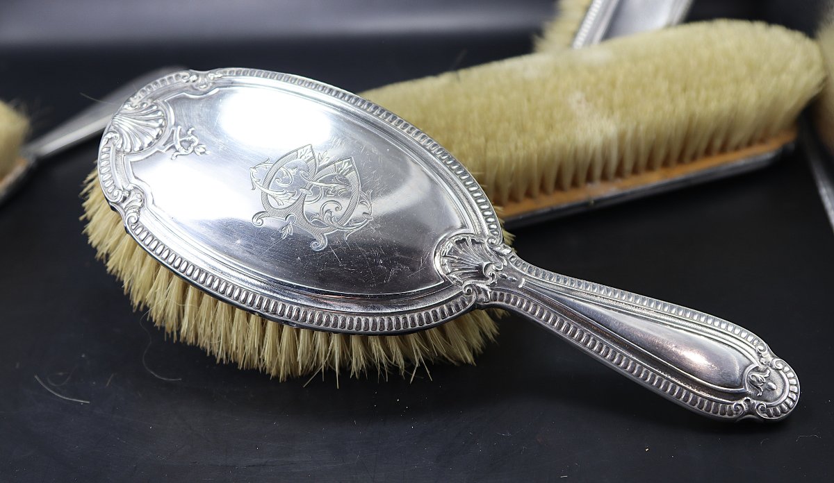 Louis Coignet (1893/1928), 4 Brosses à habits en Argent. -photo-1