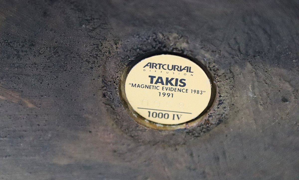 Vassilakis TAKIS (1925-2019), Sculpture en bronze "Magnetic Evidence, 1983", signé-photo-4