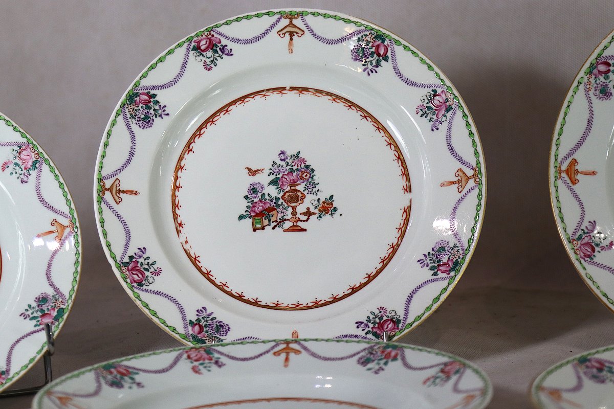 Chine XVIIIe, série de 16 assiettes en porcelaine.-photo-7