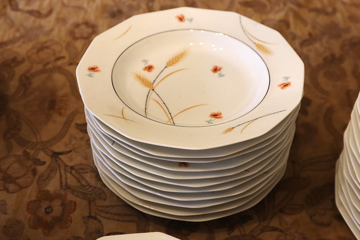 Service en porcelaine de Limoges, Atelier G.M, 55 pièces, XXe-photo-3