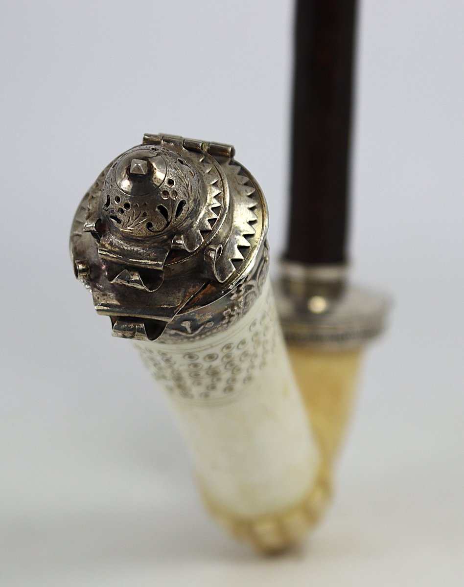 19th-century Austria, Dobrocen-style Pipe, Meerschaum And Silver.-photo-4