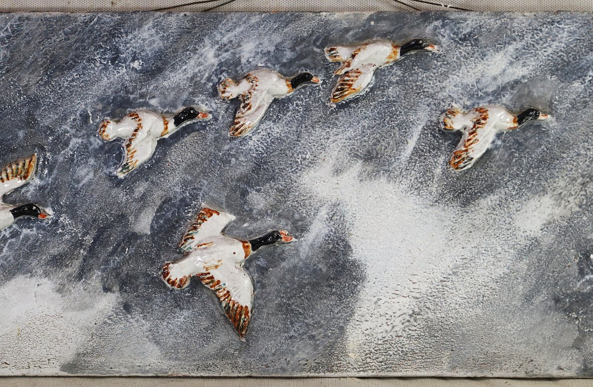 A.gins (19th–20th Centuries), Glazed Terracotta Plaque Depicting “flying Wild Ducks,” Circa 1940-photo-3