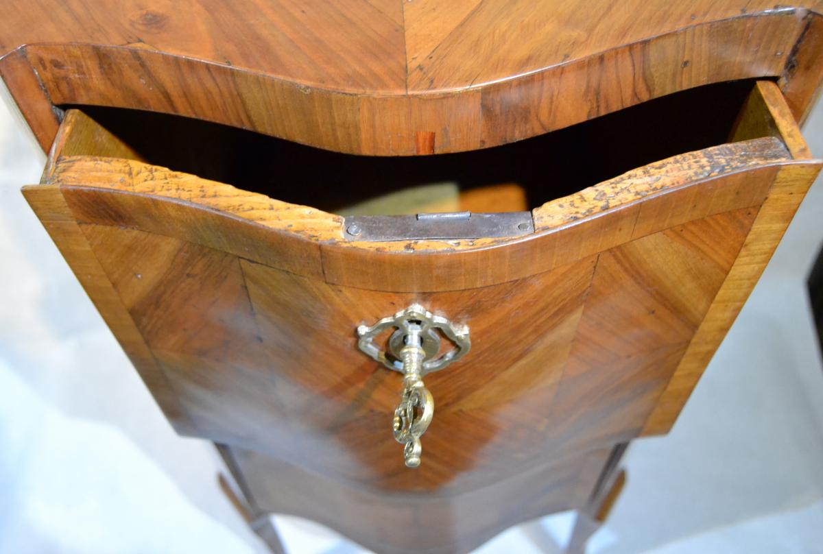 Petite Commode Galbée, d'époque Louis XV, XVIIIe-photo-2