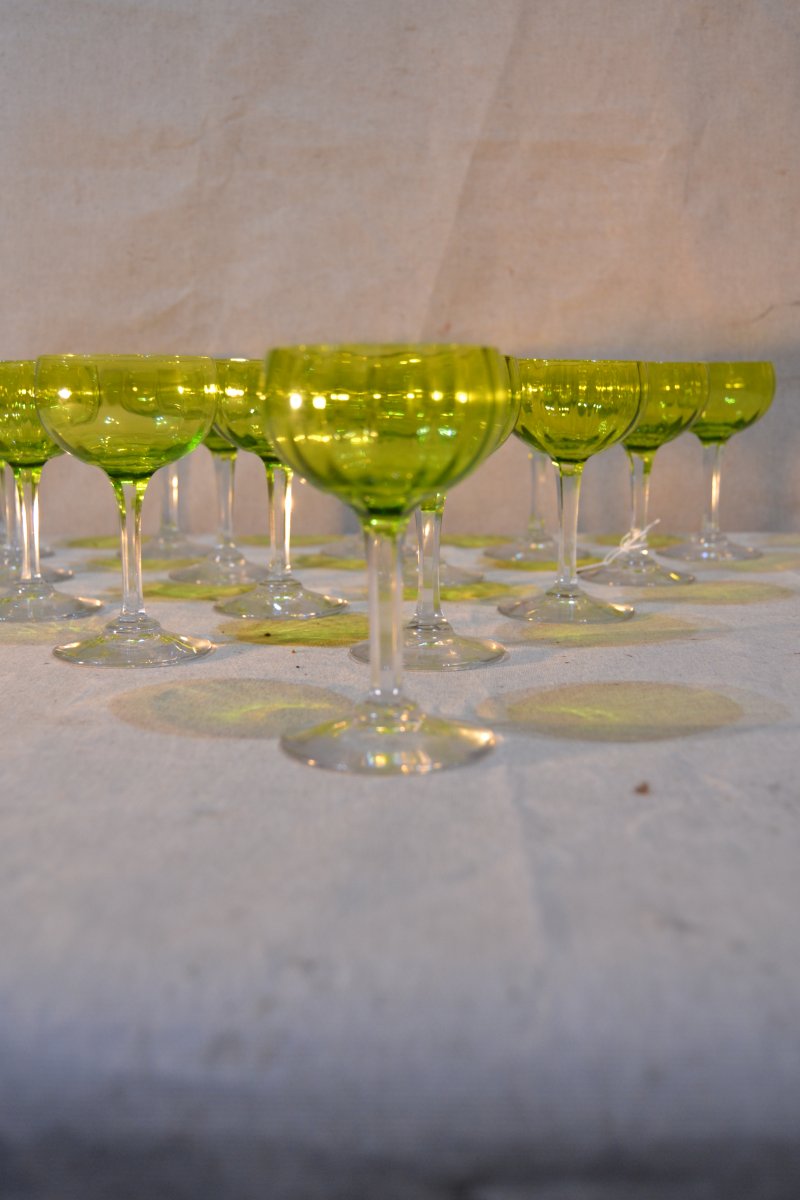 Séries De 15 Verres à vin blanc En Cristal Modèle Baccarat, XXe-photo-3