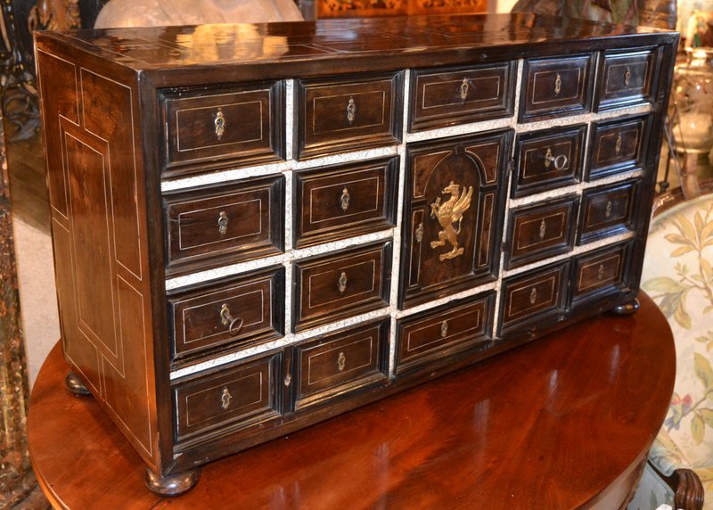 Cabinet In Rosewood And Bones XVIIth Century And Altuglas Leg XXth-photo-5
