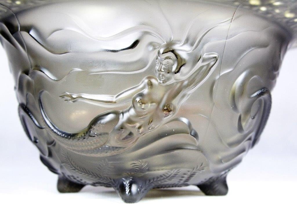 Pressed Glass Cup With Mermaid Decor, Twentieth-photo-1