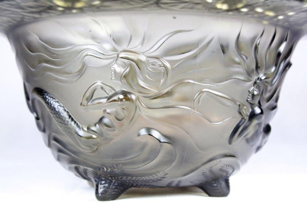 Pressed Glass Cup With Mermaid Decor, Twentieth-photo-2