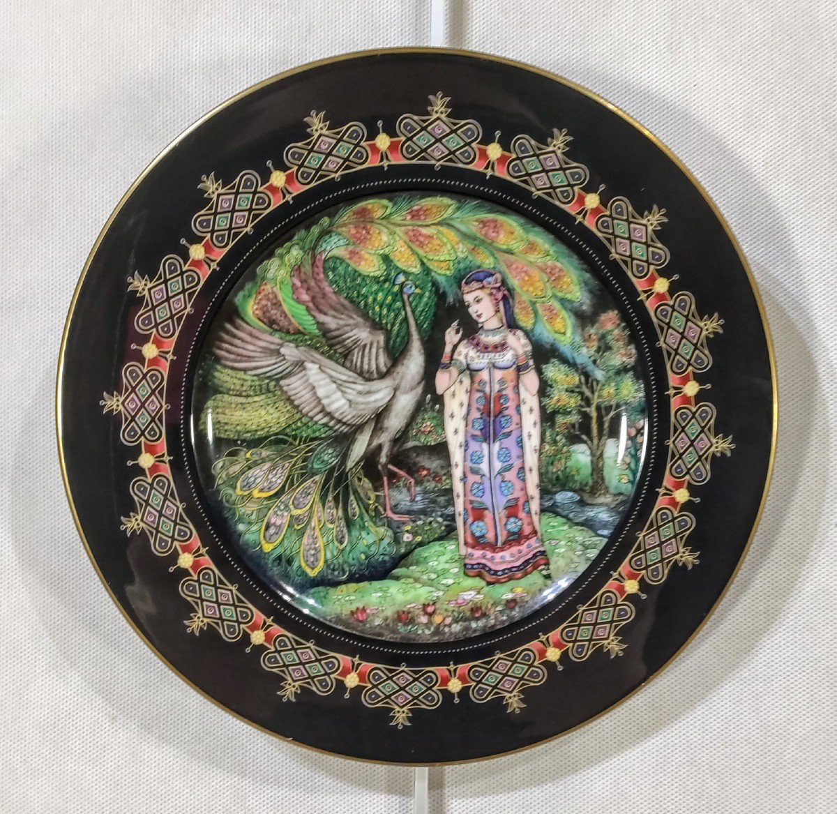 Villeroy And Boch, Suite Of Thirteen Polychrome Porcelain Plates, Twentieth-photo-2