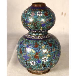 Asia XIX, Double Gourd Vase In Bronze And Champlévés Enamels.