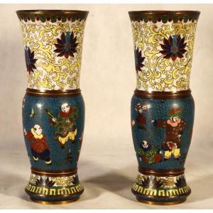 Art d'Asie XIXe, Paire De Vases En émaux Cloisonnés.